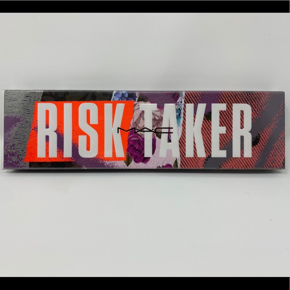 MAC Risk Taker Eyeshadow Highlighter Palette 8 + 1
